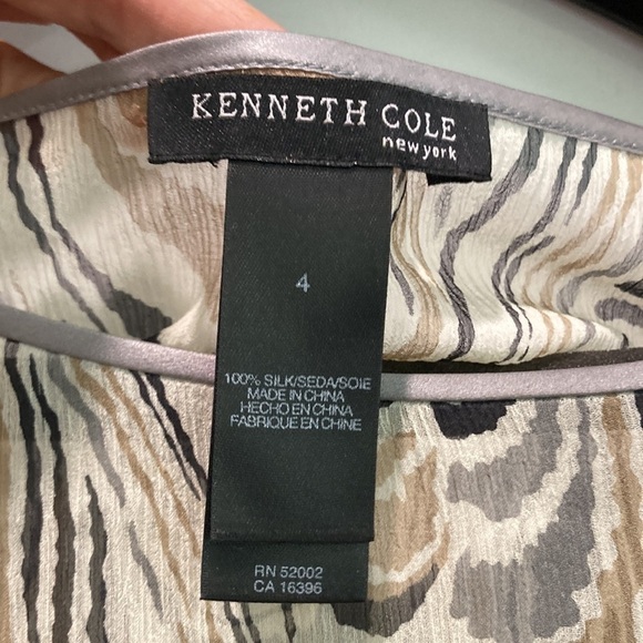 KENNETH Cole Silk Patterned Blouse Size 4 - Picture 12 of 12